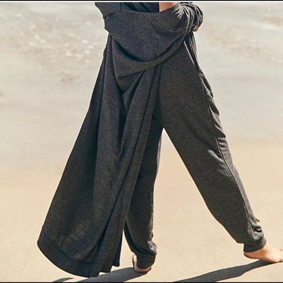 🥳HP🥳 Free People Beach Bi-Coastal Lounge Cardigan - Picture 3 of 11